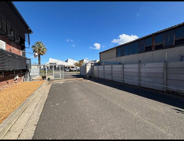 168M² OFFICE TO LET IN BRACKENFELL INDUSTRIAL
